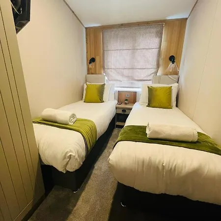 Luna With Hot Tub York