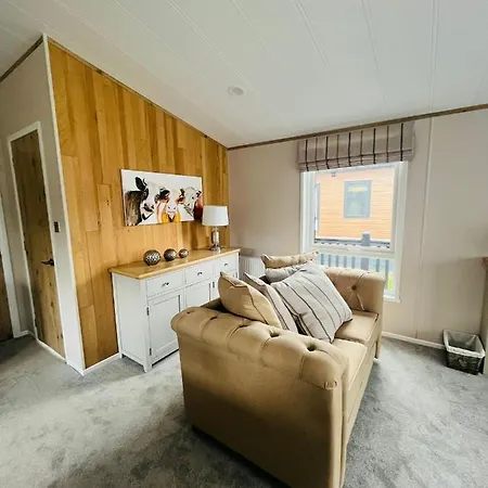 Luna With Hot Tub Holiday home *