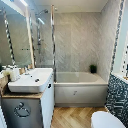 Luna With Hot Tub * York