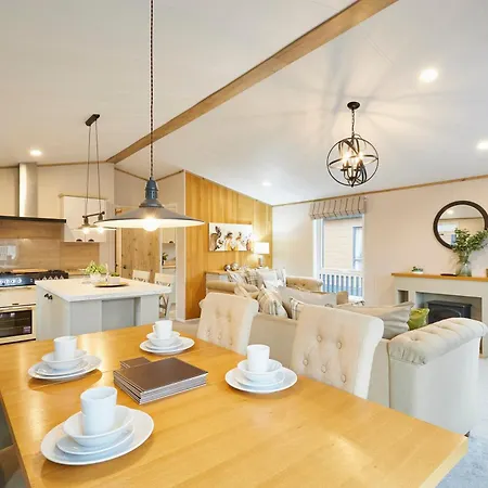 Luna With Hot Tub * York