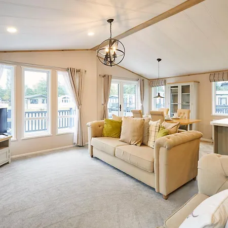 Luna With Hot Tub * York