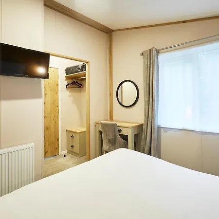 Luna With Hot Tub Holiday home *