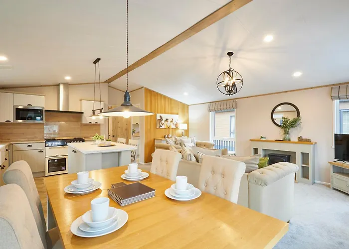 Luna With Hot Tub * York