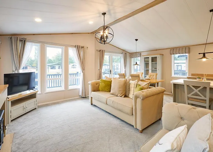 Luna With Hot Tub * York