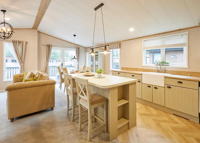 Luna With Hot Tub Holiday home *