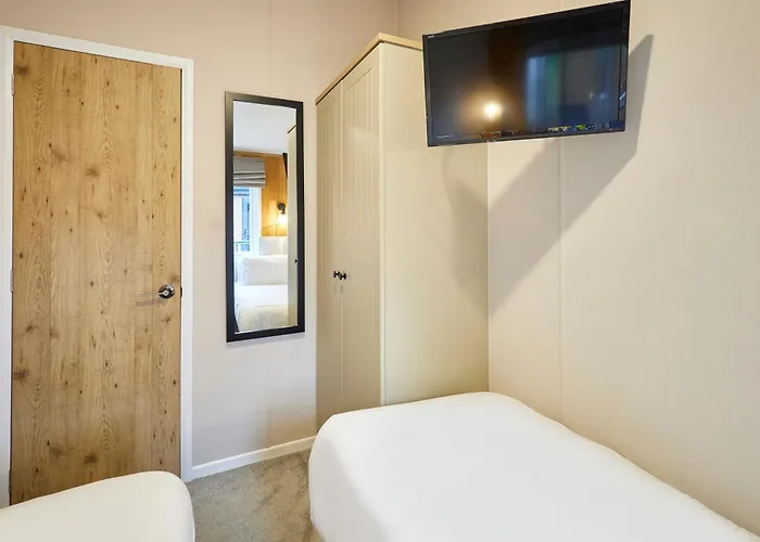 Luna With Hot Tub Holiday home